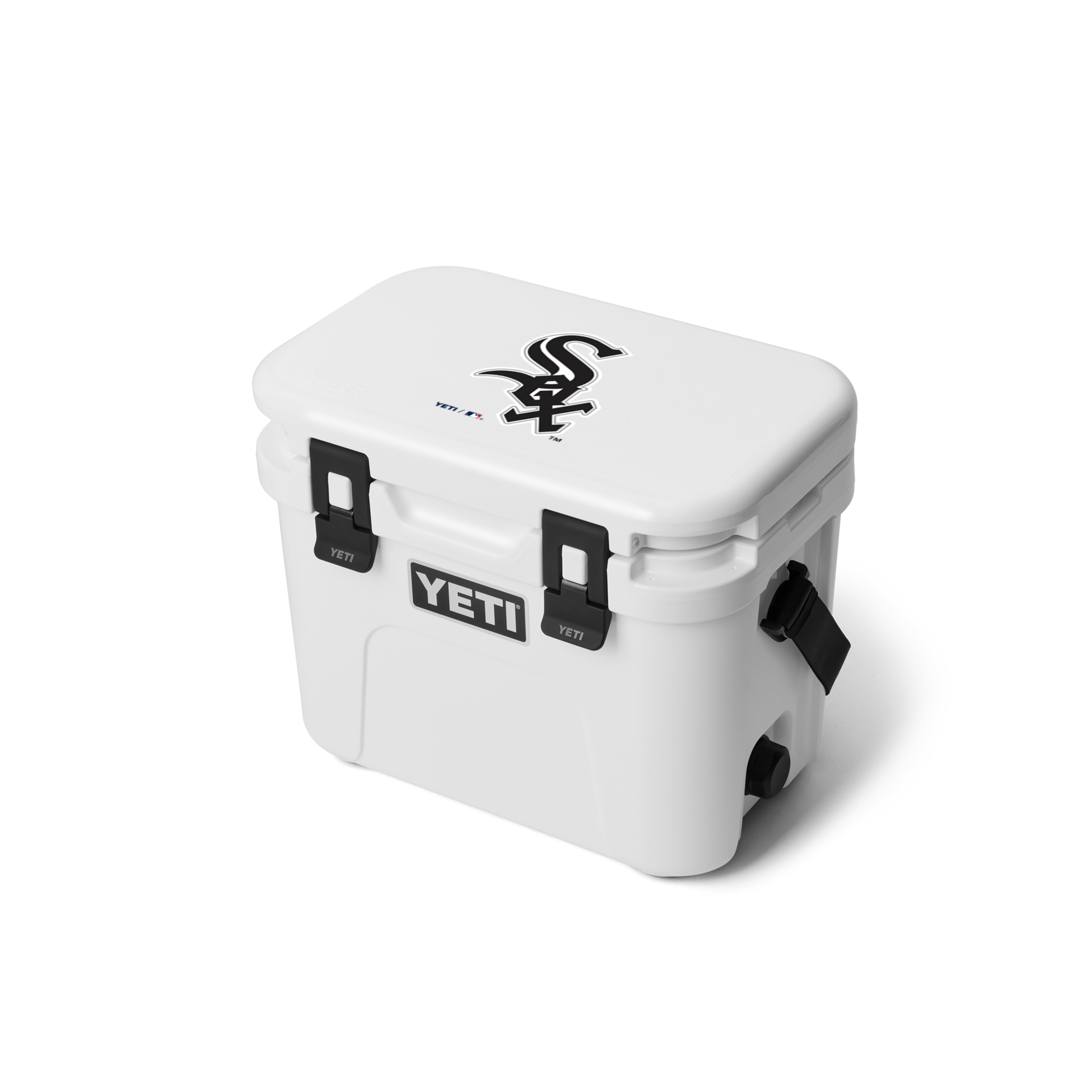 Roadie&reg; 15 Hard Cooler