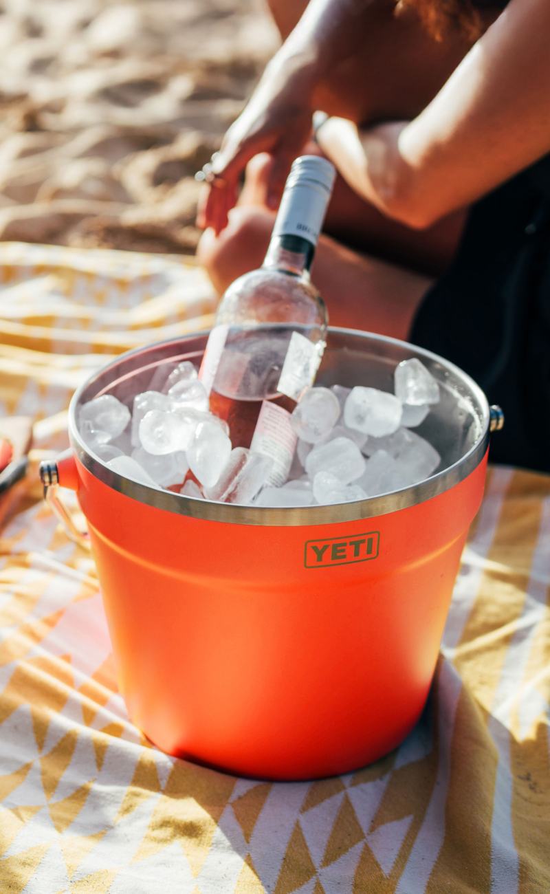 YETI イエティ 24oz マグ ビールジョッキ 蓋付き 709㎖