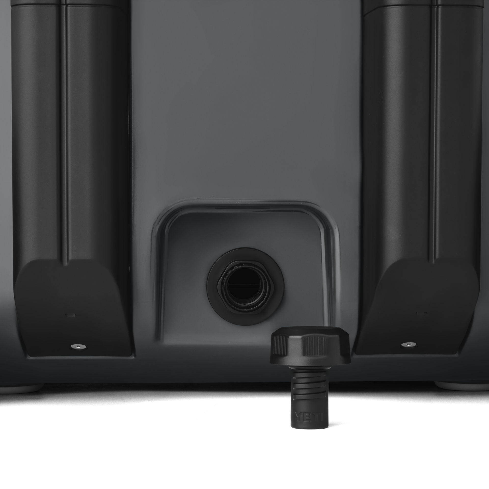 Roadie&reg;, Charcoal, large