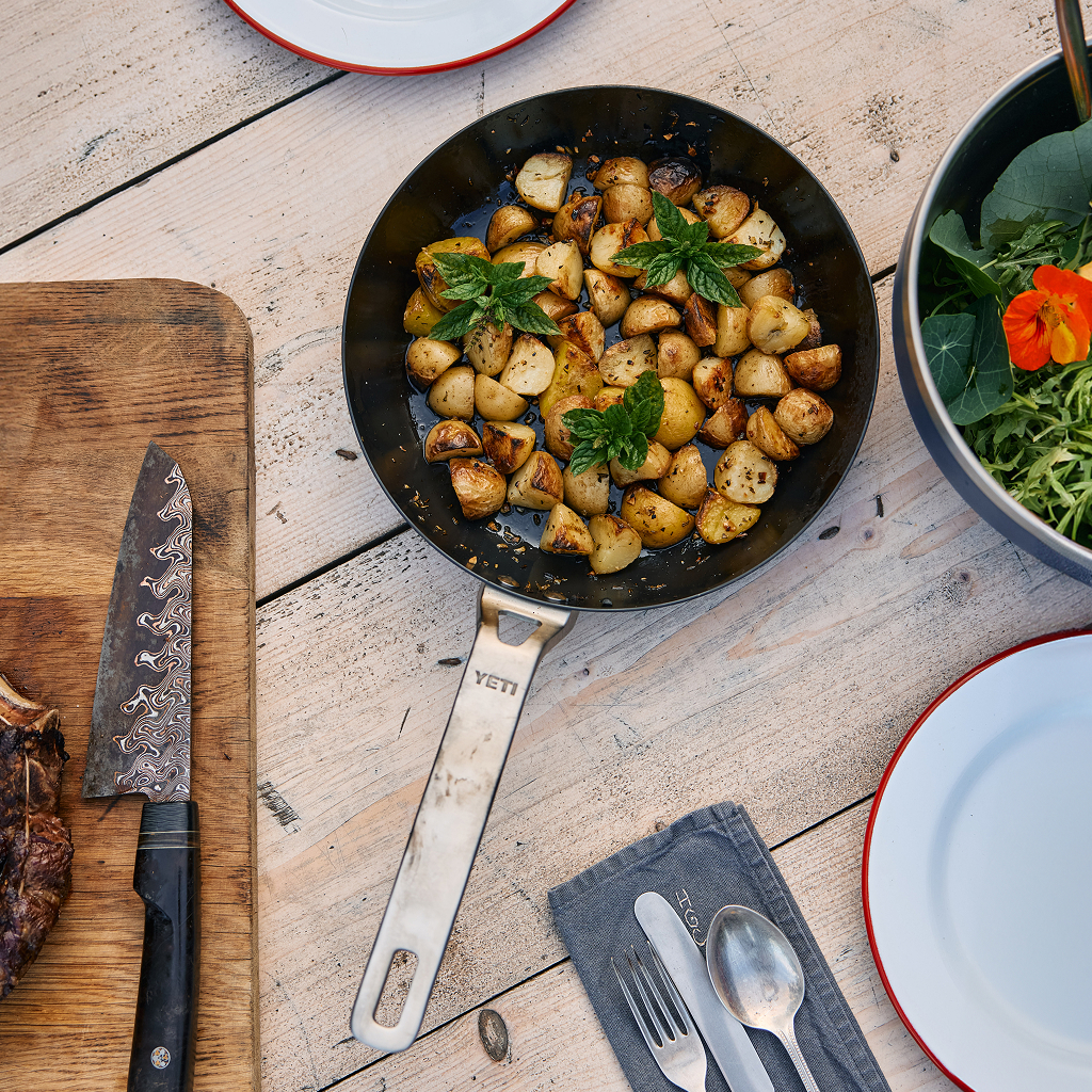 YETI Carbon Steel Pan 10